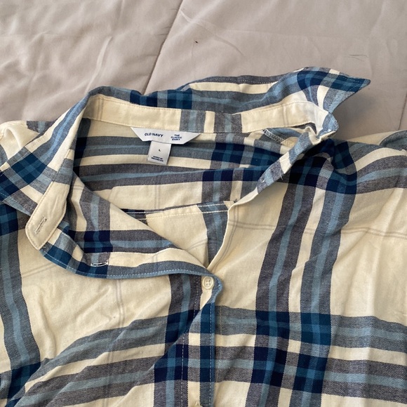 Button down - Picture 2 of 2